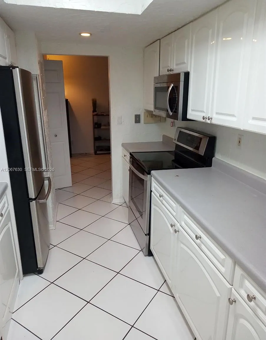 Coral Gardens Condo — Photo 4