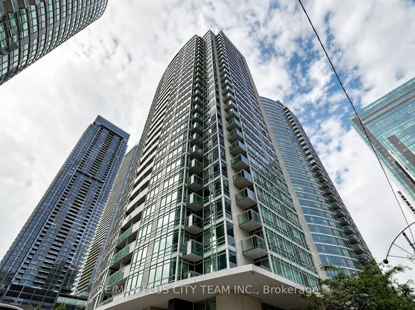 381 Front St W Unit 3011, Toronto, ON M5V 3R8