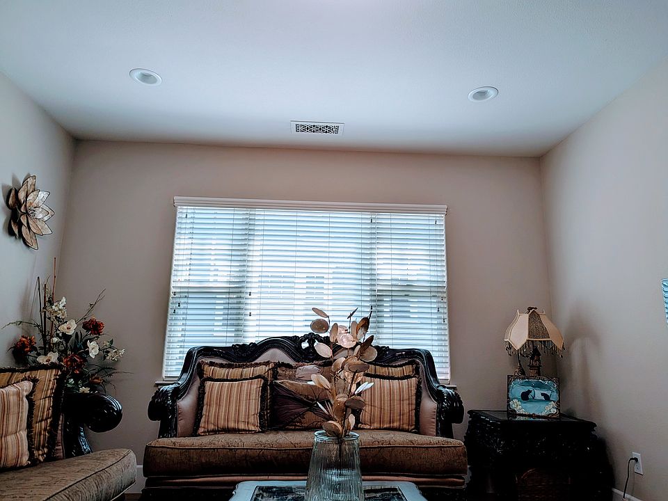 1st image of 43163 Calle Familia
