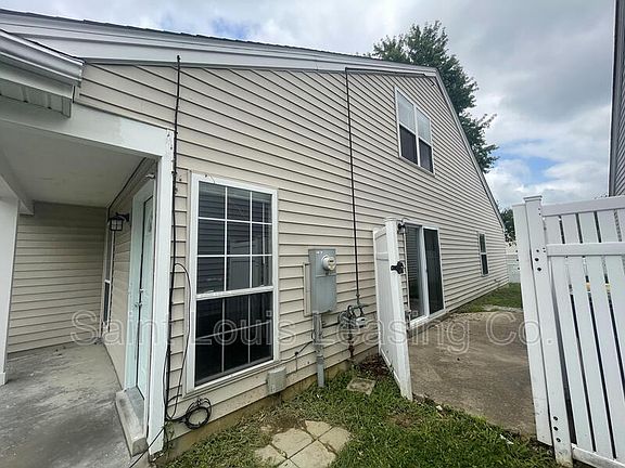 3rd image of 864 Liberty Village Dr