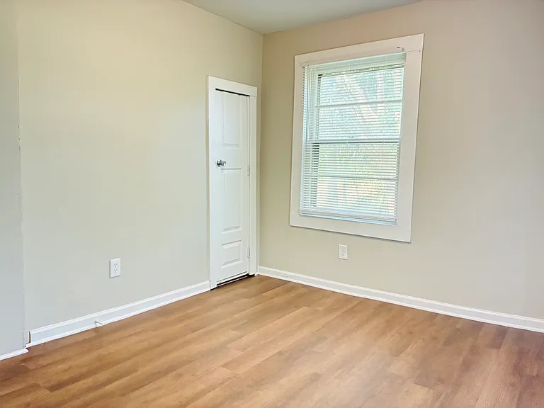 202 W Sullivan St — Photo 10