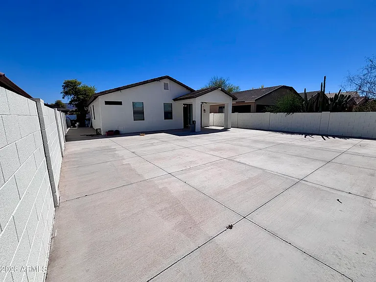 5606 W Saint Anne Ave — Photo 34