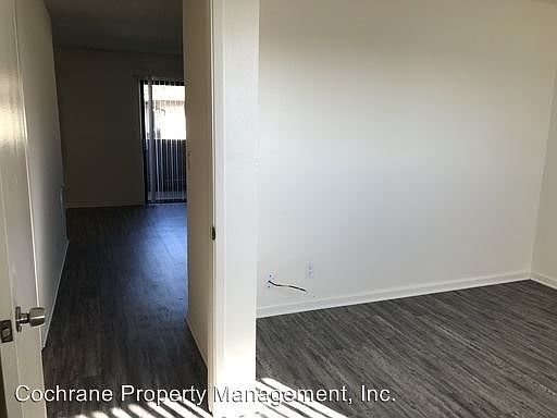 4th image of 121 N Western Ave APT E3