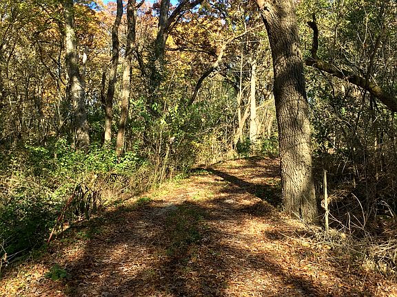 Nestled approx 1/2mi from RD