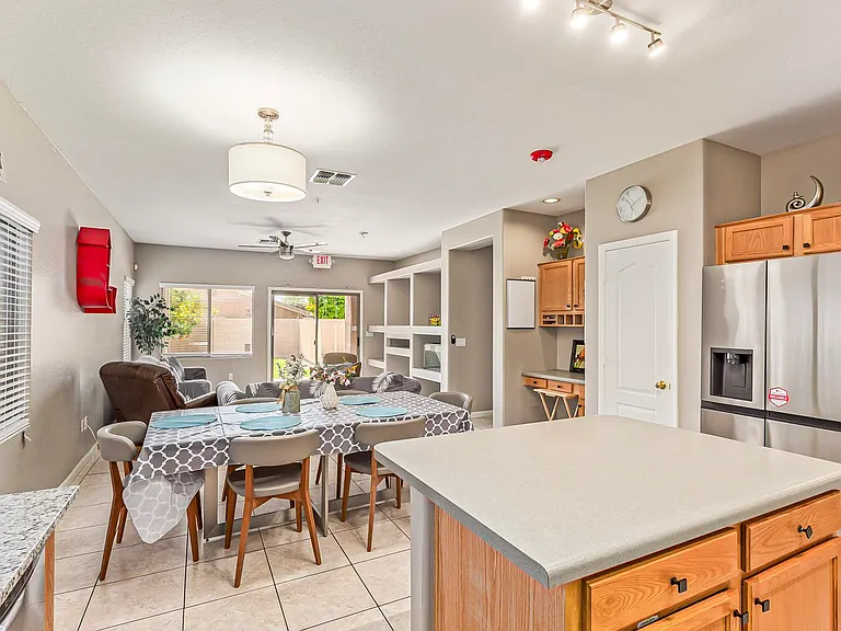 W Country Gables Dr — Photo 7