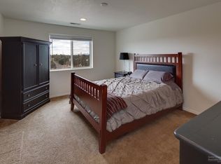 122 SW 35th St, Redmond, OR 97756