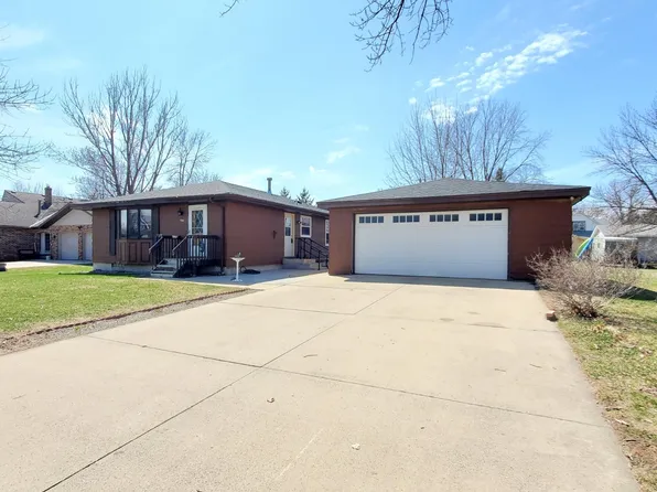 217 Juniper St S, Lester Prairie, MN 55354