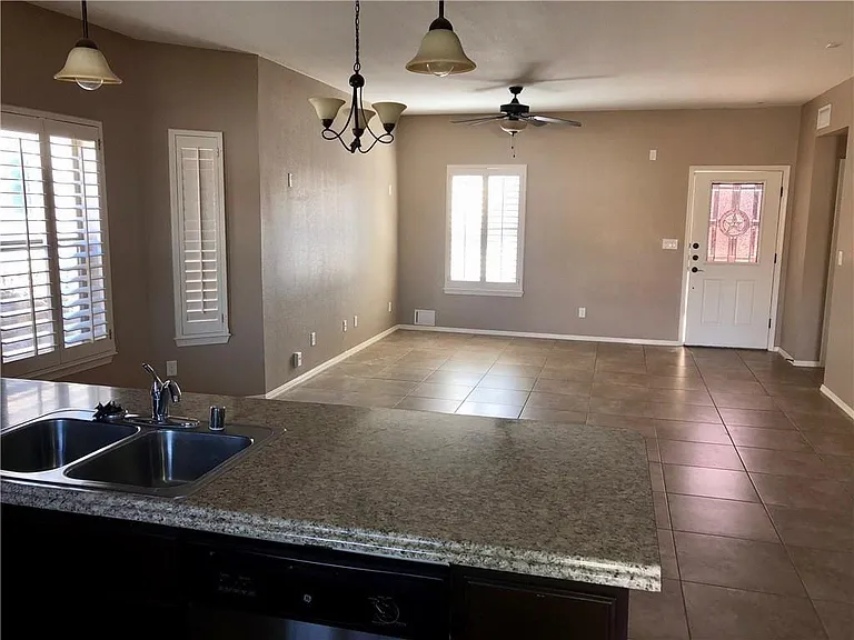 12917 Hueco Cave Dr — Photo 7