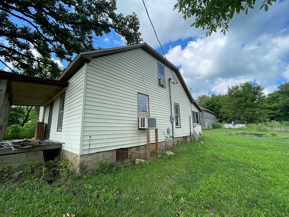 2nd image of 710 Hickory St