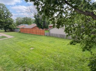 1095 NW Greenwood St, Ankeny, IA 50023