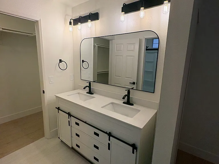 5620 Yolanda Ave #111 — Photo 7