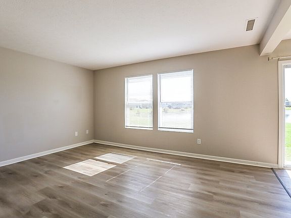 4th image of 3149 Brandenburg Dr