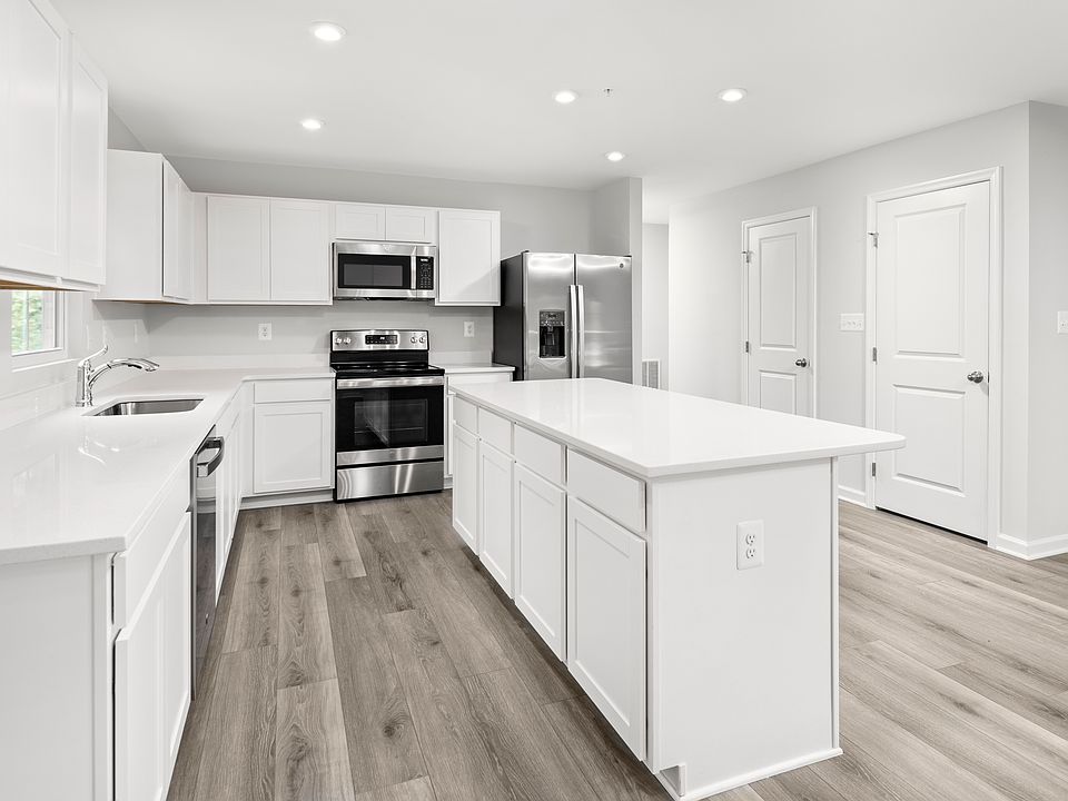 2nd image of 920 Red Hills Ct