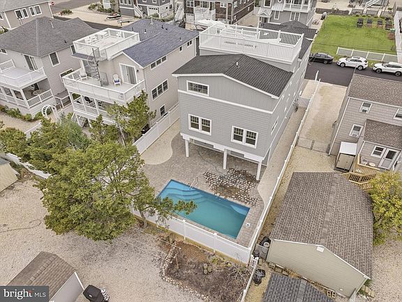 2nd image of 10 W Kirkland Ave