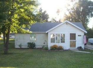 206 Spruce St, Hemlock, MI 48626