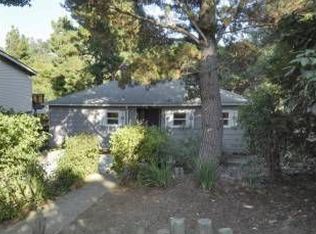 2082 Drake Dr, Oakland, CA 94611