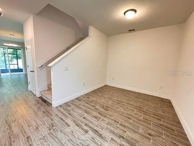 2233 Shadowland Loop — Photo 6