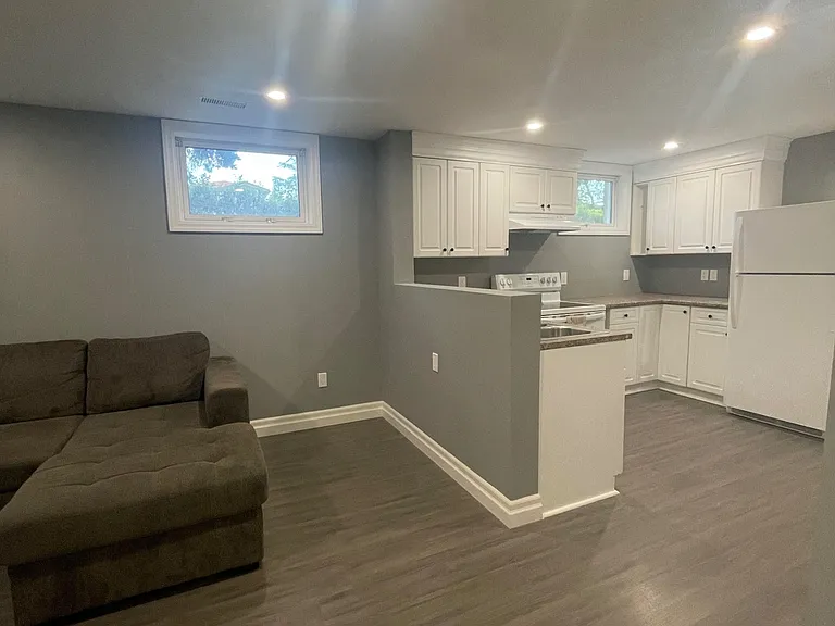 1 Joyce Pl #BASEMENT — Photo 2