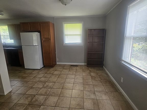 2nd image of 1619 Catalina Dr