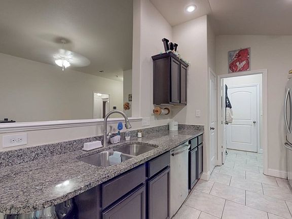 5th image of 502 E 99th St