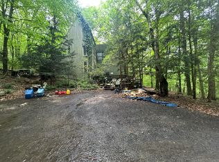 140 Seymour Rd, Woodbridge, CT 06525