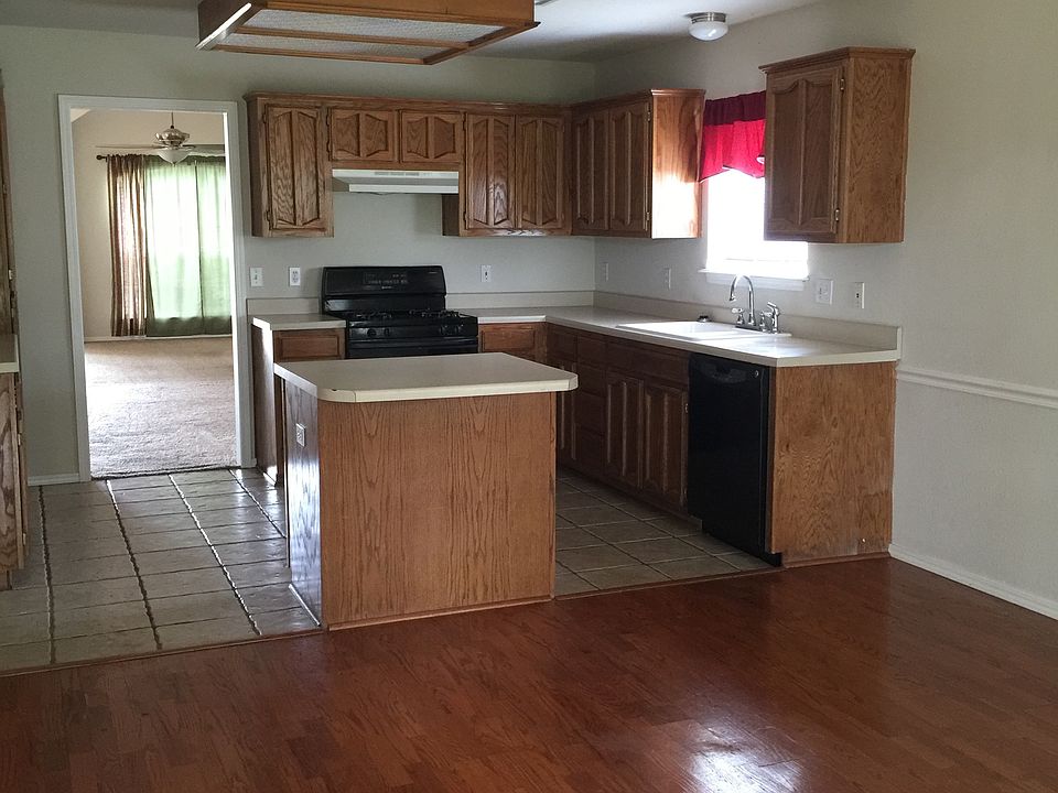 Den/kitchen area