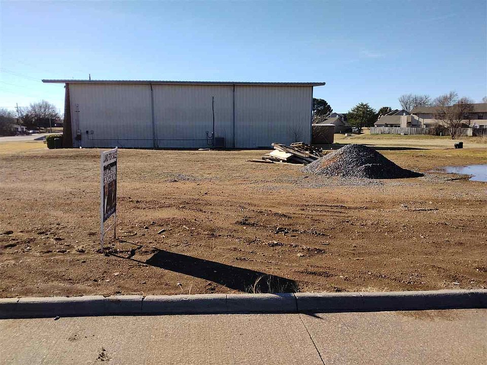 1st image of 6710 NW Willow Wood Loop