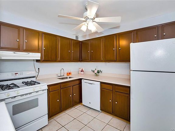 5th image of 25 Lake St APT 2G