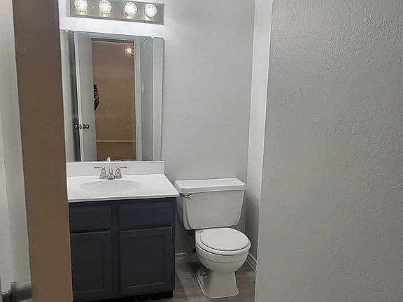 5th image of 1800 Portsmouth Dr