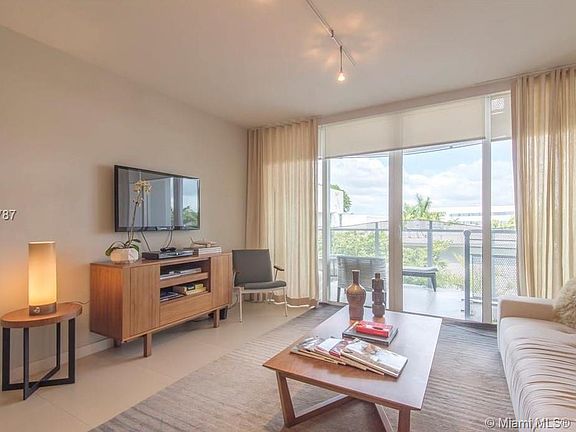 3rd image of 2155 Washington Ct APT 302