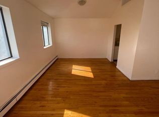 662 Sapphire St FLOOR 3, Brooklyn, NY 11208