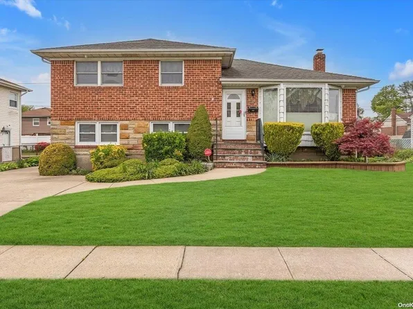 27 Evelyn Lane, Syosset, NY 11791
