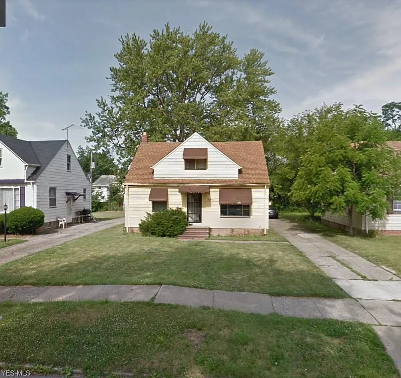 5204 Catherine St photo 1