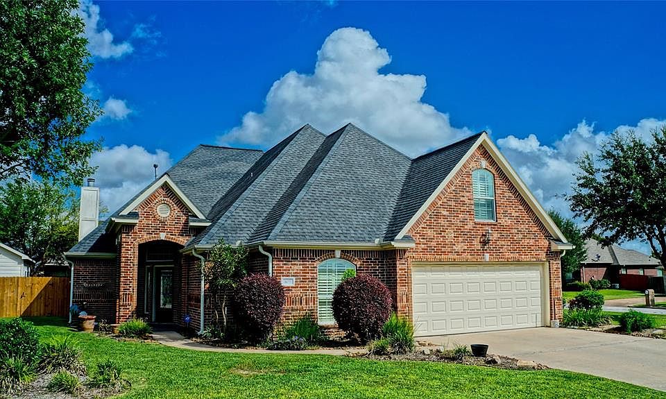 1st image of 405 Scattered Oaks Cir