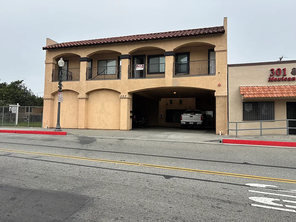 307 W Santa Fe Ave #D