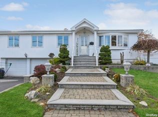 2542 Nelson Dr, Seaford, NY 11783