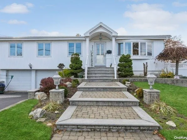 2542 Nelson Drive, Seaford, NY 11783
