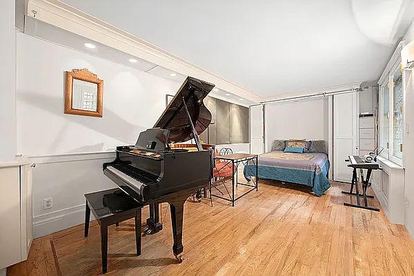 1st image of 29 W 65th St APT 1J