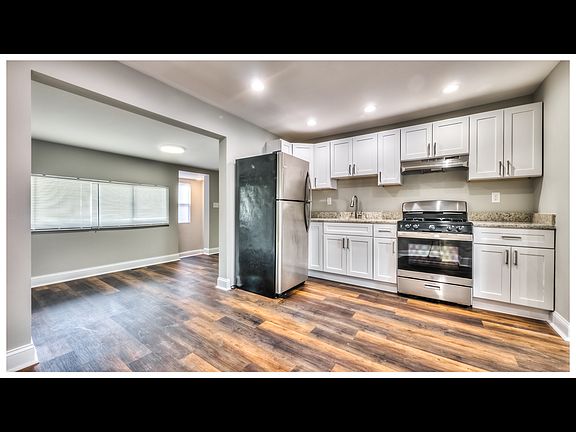3rd image of 208 Saint Helena Ave