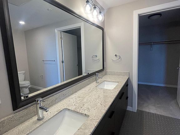 4th image of 1650 N Pearl St #501