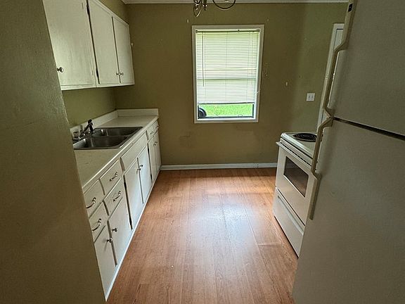 5th image of 105 Glen Iris Dr