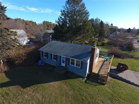 5th image of 44 Lauderdale Dr