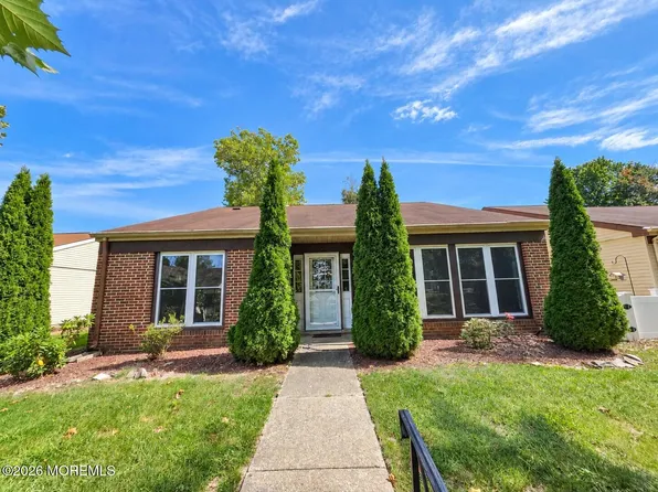 915A Liverpool Circle, Manchester, NJ 08759