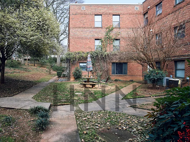 706 Argonne Ave NE #4 — Photo 9