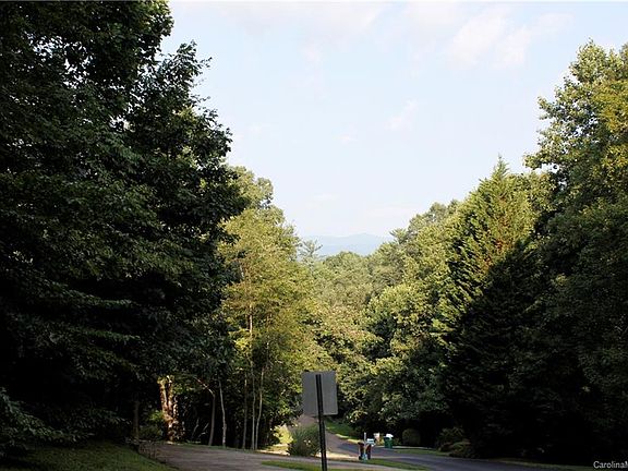 4th image of 58 Sweetwater Hills Dr