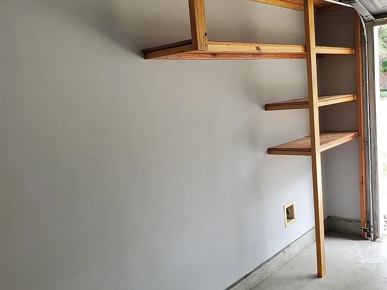 2715 Falling Forest Ct — Photo 40