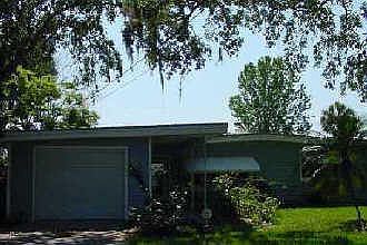 2nd image of 114 Lake Shore Dr E