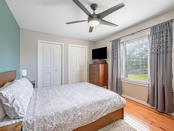 5th image of 766 Springwood Dr SE