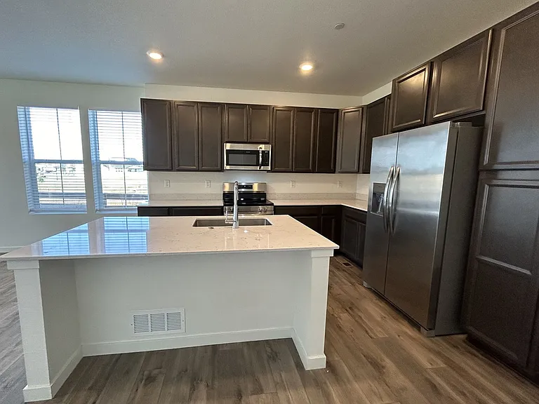 5498 Euclid Dr — Photo 6