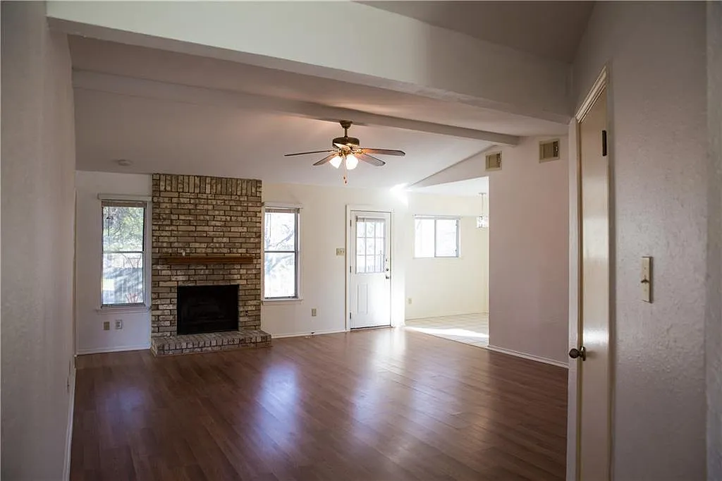 Building Photo - 5912 Shreveport Dr